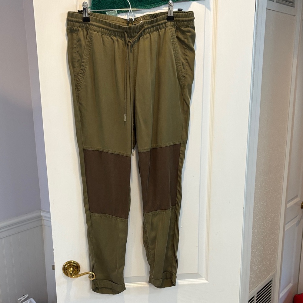NWT H&M Women's Olive and Brown Cargo Pants
